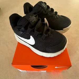 Nike Kids star runner 4